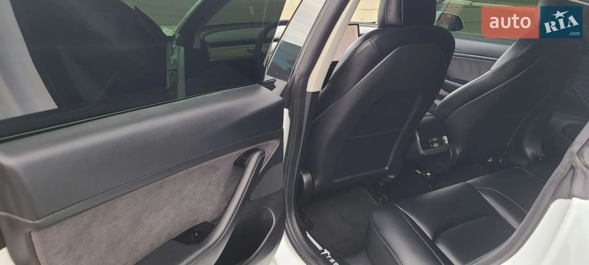 2020 Tesla Model 3 - мініатюра 23
