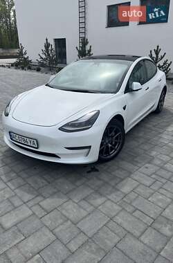 Седан Tesla Model 3 2021 в Луцке