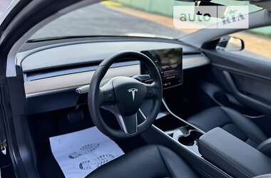 Седан Tesla Model 3 2019 в Дубно