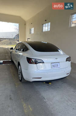 Седан Tesla Model 3 2019 в 