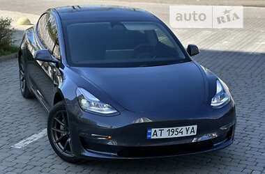 Седан Tesla Model 3 2022 в Ивано-Франковске
