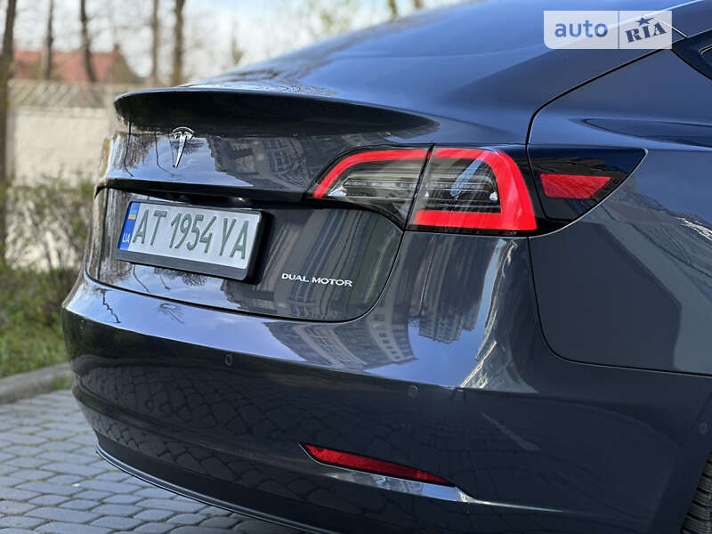 Седан Tesla Model 3 2022 в Ивано-Франковске