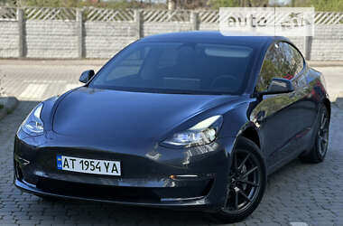 Седан Tesla Model 3 2022 в Івано-Франківську
