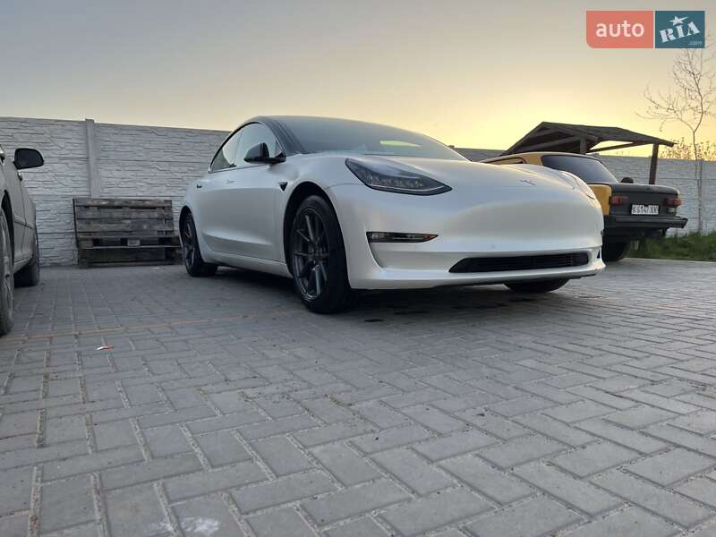 Седан Tesla Model 3 2020 в Харкові