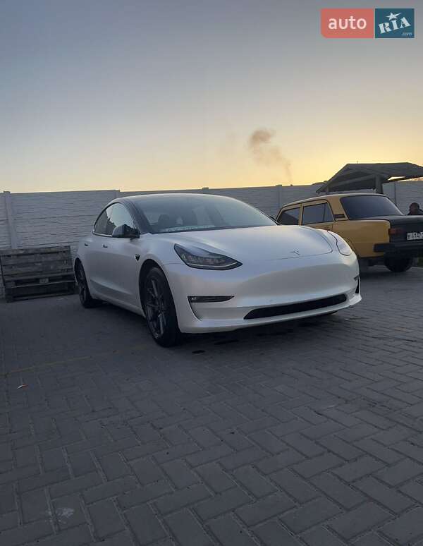 Седан Tesla Model 3 2020 в Харкові