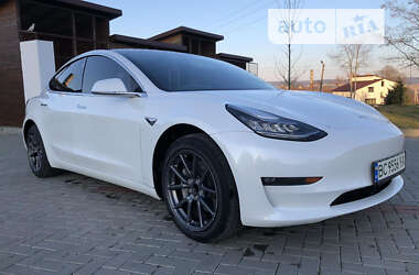 Седан Tesla Model 3 2019 в Львові