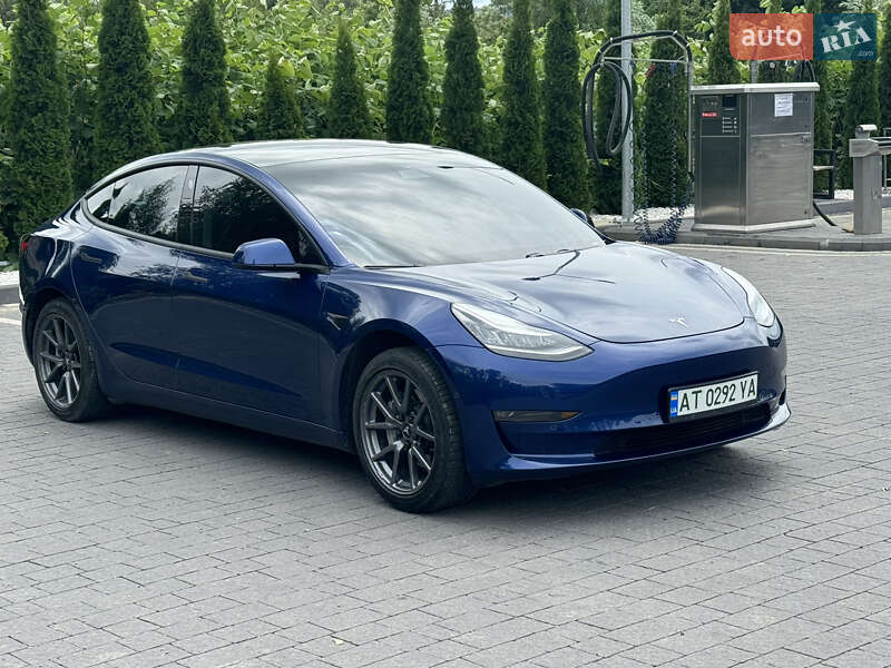 Седан Tesla Model 3 2019 в Івано-Франківську