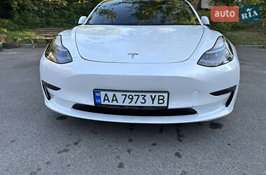 Седан Tesla Model 3 2023 в Києві