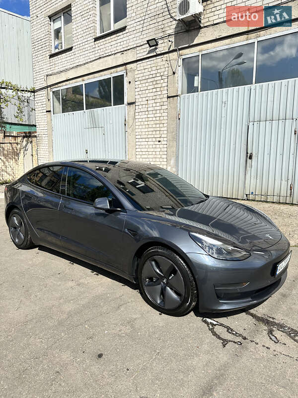 Седан Tesla Model 3 2022 в Києві