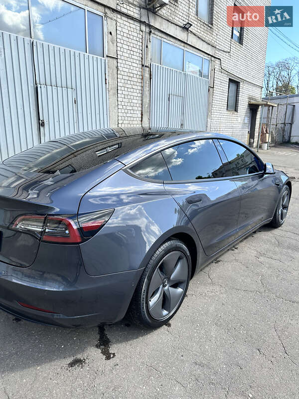 Седан Tesla Model 3 2022 в Києві