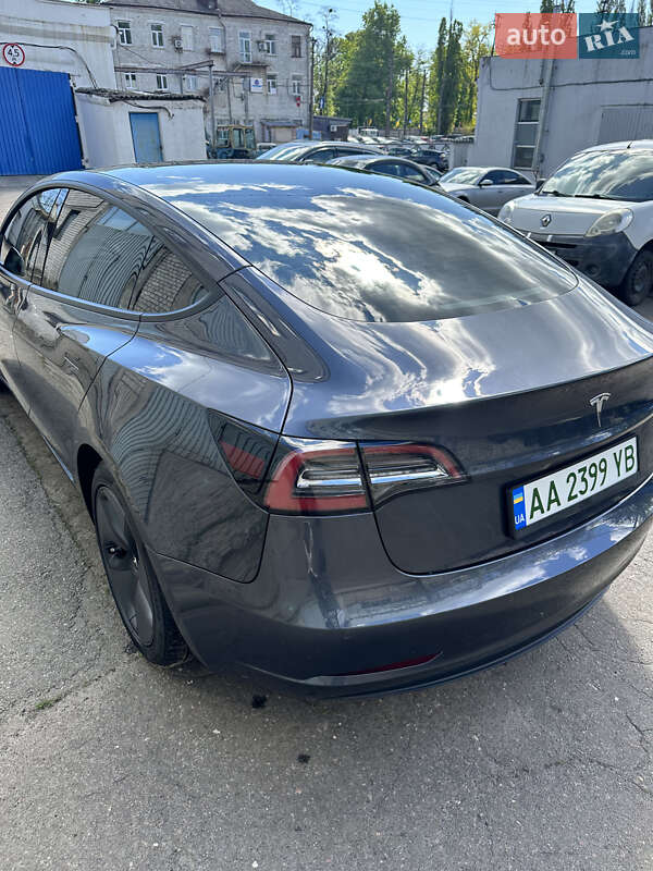 Седан Tesla Model 3 2022 в Києві