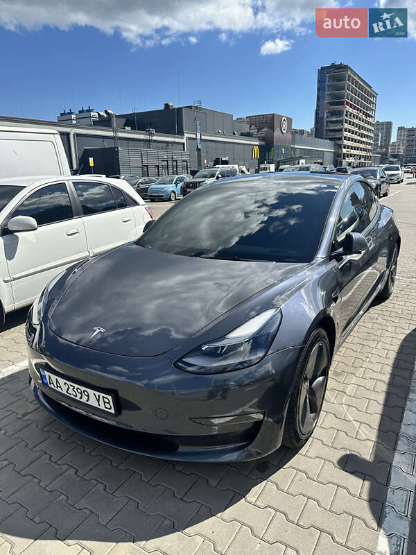 Седан Tesla Model 3 2022 в Києві