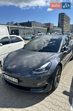 Седан Tesla Model 3 2022 в 