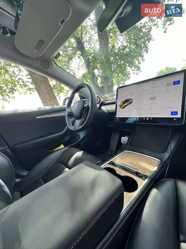 Седан Tesla Model 3 2022 в Кропивницком