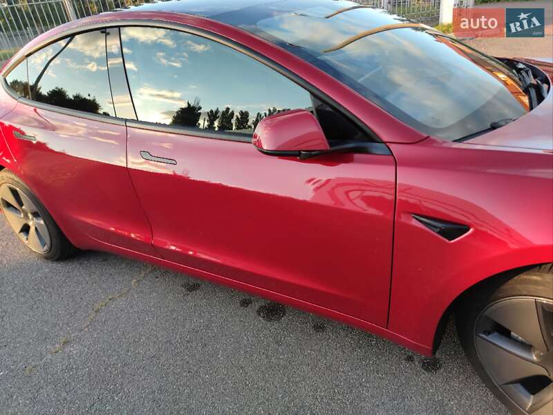 Седан Tesla Model 3 2022 в Киеве