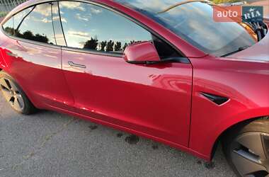 Седан Tesla Model 3 2022 в 