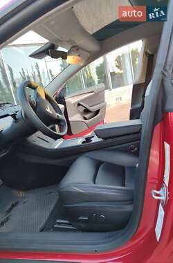 Седан Tesla Model 3 2022 в 