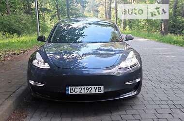 Седан Tesla Model 3 2023 в Львове