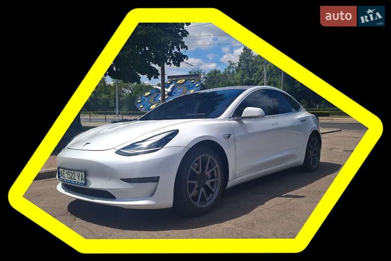 Tesla Model 3 2020