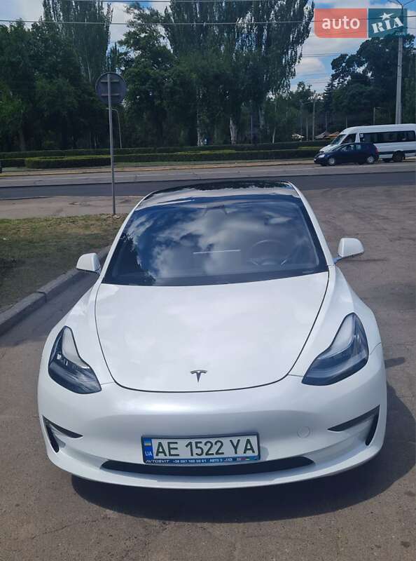 Седан Tesla Model 3 2020 в Кривому Розі