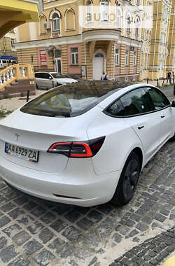 Седан Tesla Model 3 2021 в Киеве