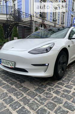 Седан Tesla Model 3 2021 в Киеве