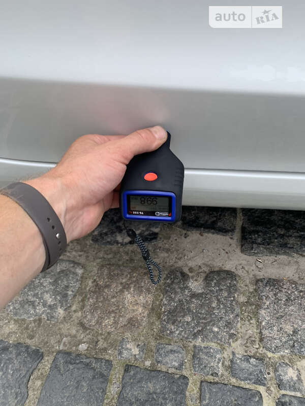 Седан Tesla Model 3 2021 в Киеве