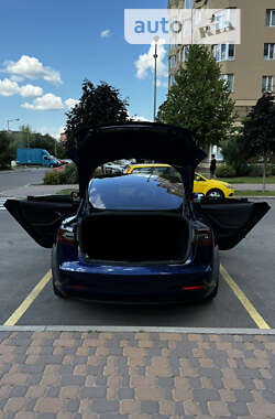 Седан Tesla Model 3 2018 в Киеве