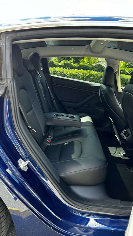 Седан Tesla Model 3 2018 в Киеве