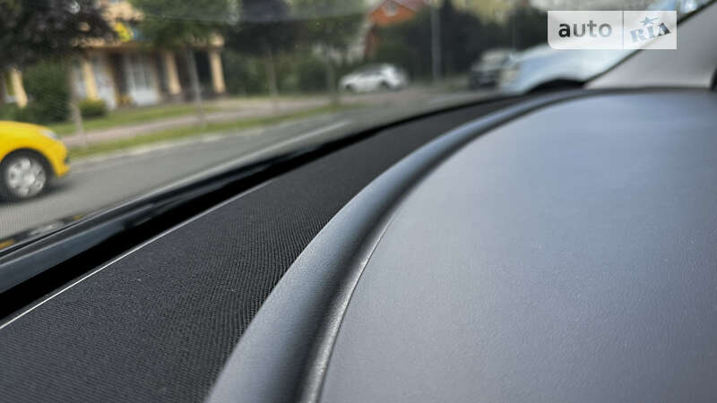 Седан Tesla Model 3 2018 в Киеве