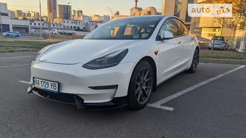Tesla Model 3 2021