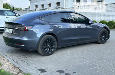 Седан Tesla Model 3 2022 в Черкасах