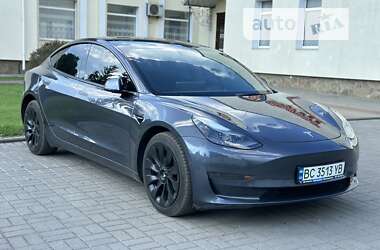 Седан Tesla Model 3 2022 в Черкасах