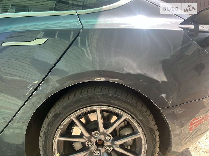 Седан Tesla Model 3 2018 в Киеве