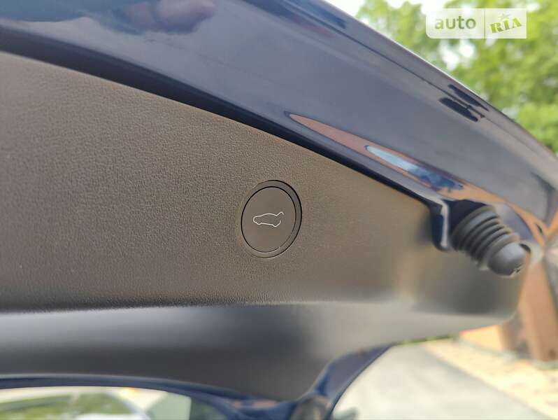 Седан Tesla Model 3 2022 в Вінниці