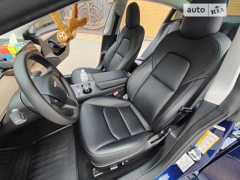 Седан Tesla Model 3 2022 в Вінниці