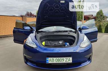 Седан Tesla Model 3 2022 в 
