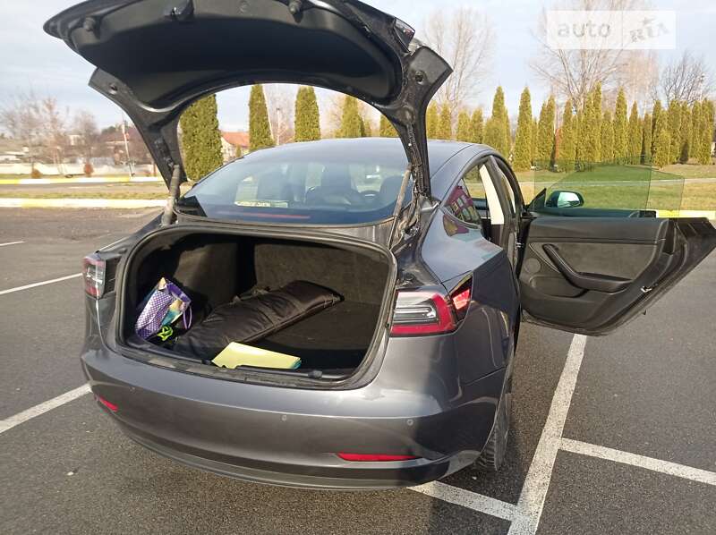 Седан Tesla Model 3 2022 в Василькове