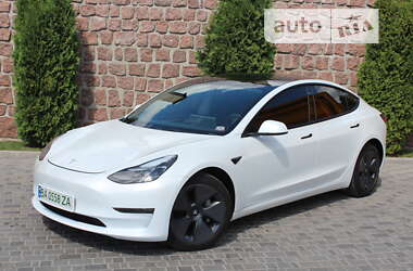 Седан Tesla Model 3 2022 в Кропивницькому