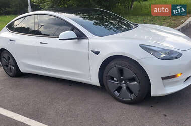 Седан Tesla Model 3 2021 в 