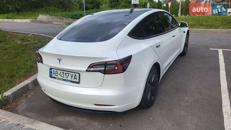 Седан Tesla Model 3 2021 в Виннице