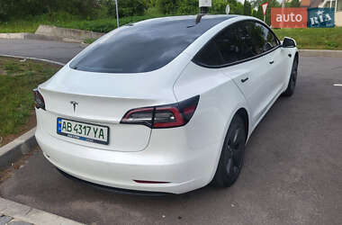 Седан Tesla Model 3 2021 в 