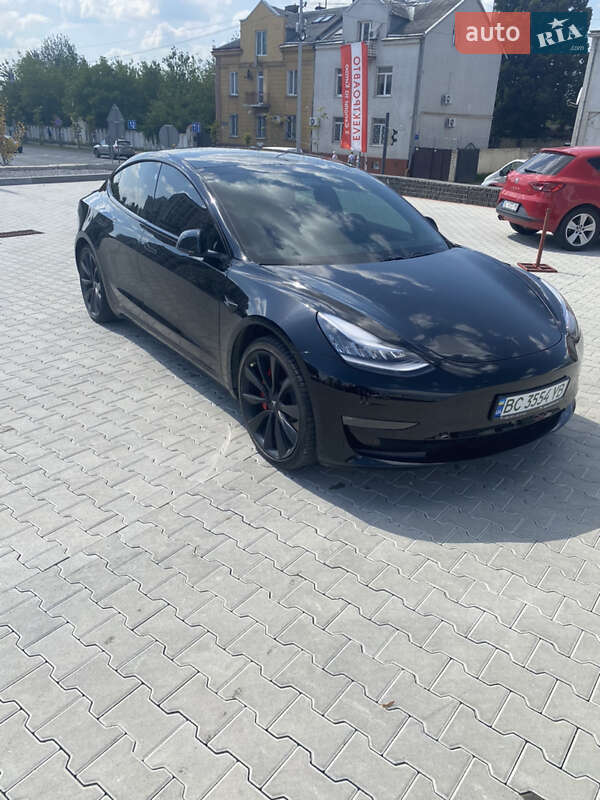 Седан Tesla Model 3 2019 в Львові