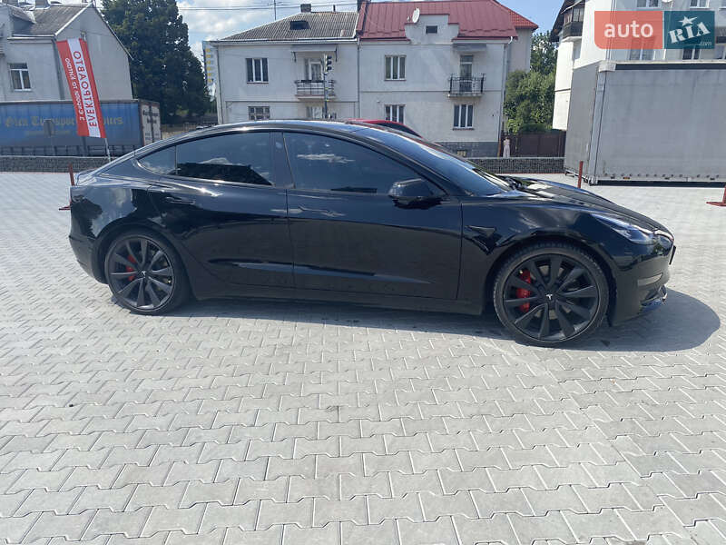 Седан Tesla Model 3 2019 в Львові