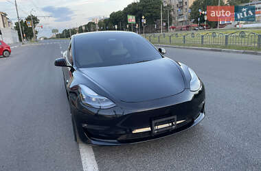 Седан Tesla Model 3 2022 в 