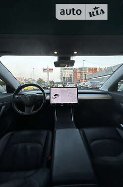 Седан Tesla Model 3 2017 в 