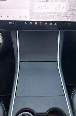 Седан Tesla Model 3 2017 в 