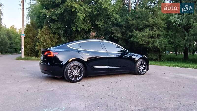Седан Tesla Model 3 2019 в Харкові