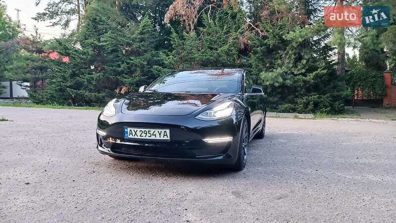 Седан Tesla Model 3 2019 в Харкові