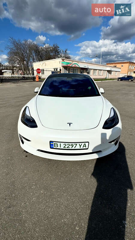 Седан Tesla Model 3 2022 в Полтаві